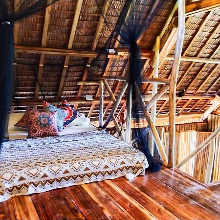 Barya Lang Villa- Native Villa With Jeepney Room El Nido Bagian luar foto
