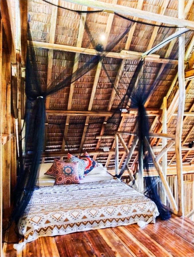 Barya Lang Villa- Native Villa With Jeepney Room El Nido Bagian luar foto